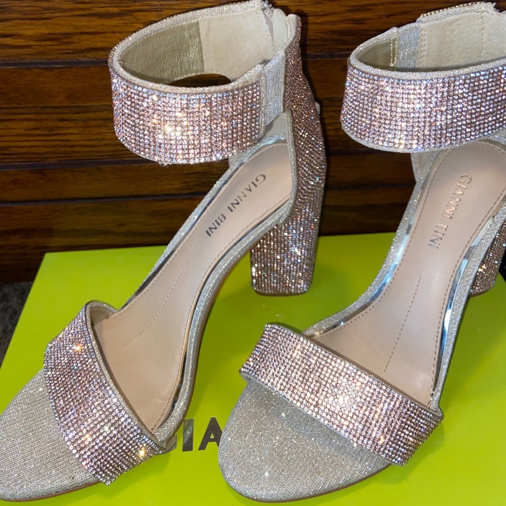 Gianni Bini high heels